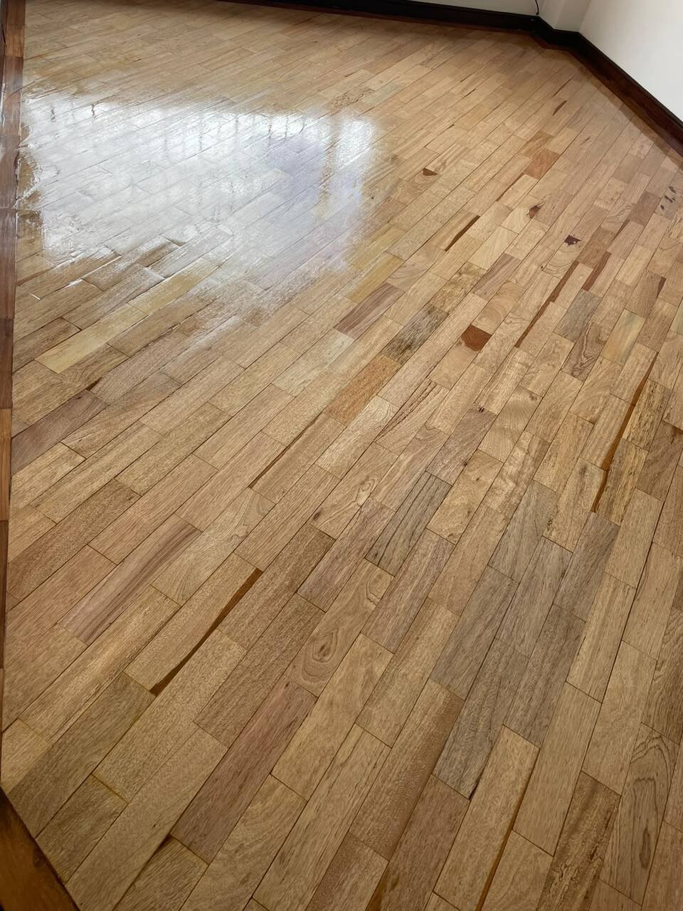 Trabajo de piso realizado por Pisos de Madera El Diamante — foto 26 de 41